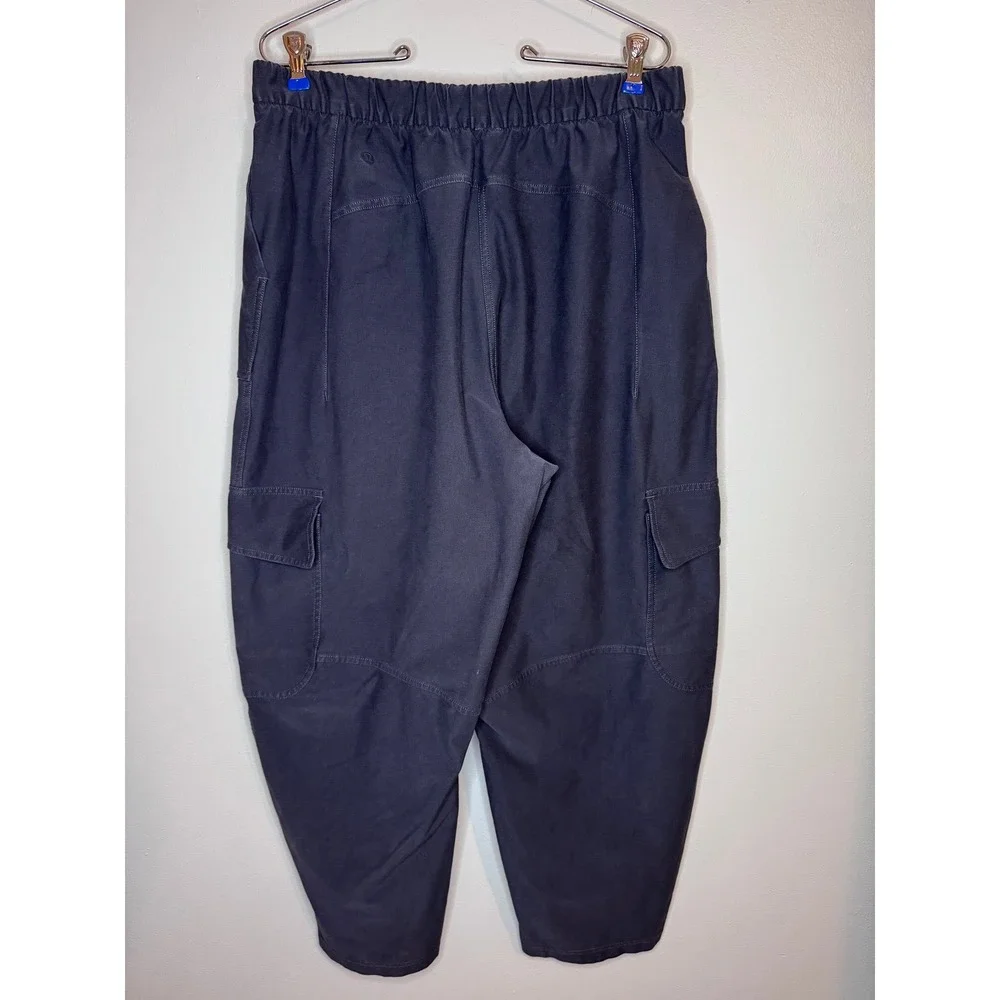Lululemon Gray Cargo Pants Women's Size 32‎ Utility Pocket Jogger